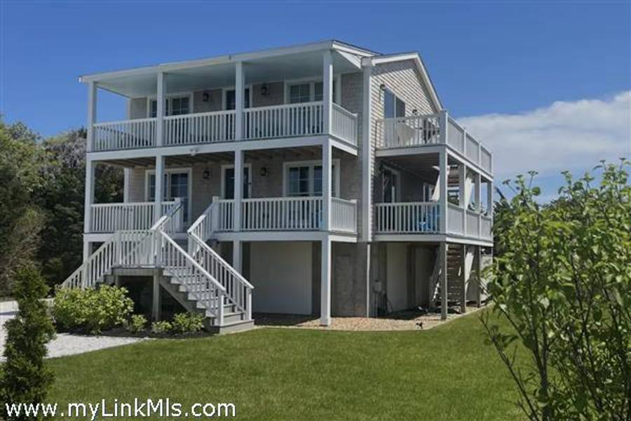 28 Beach Road   Oak Bluffs