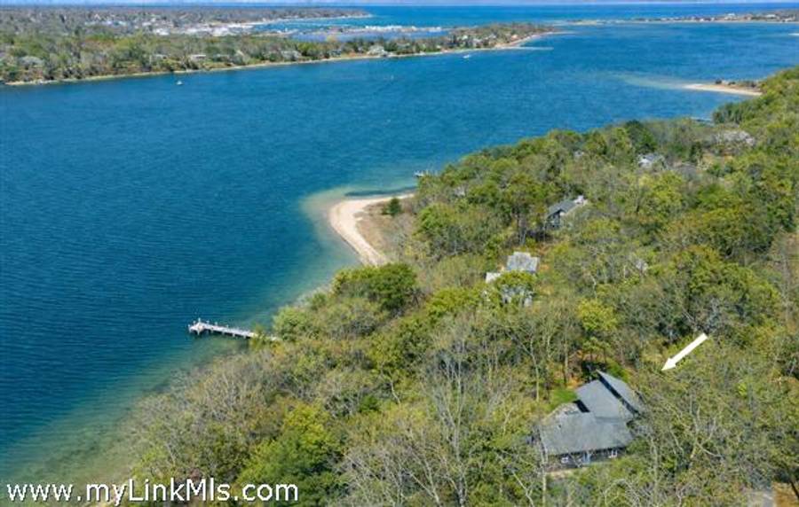 309- Barnes Road   Oak Bluffs