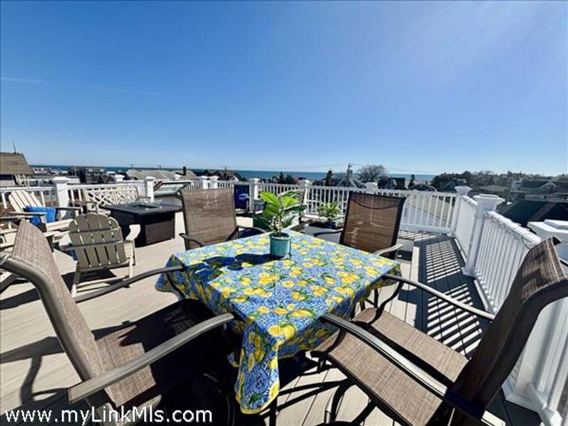 37 Circuit Avenue 4 Oak Bluffs