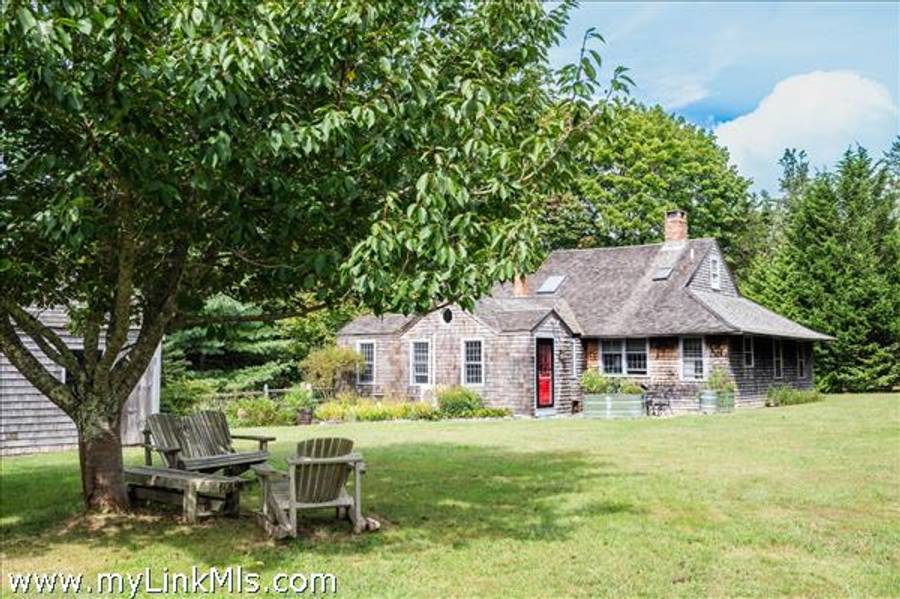 10 Danls Way  West Tisbury