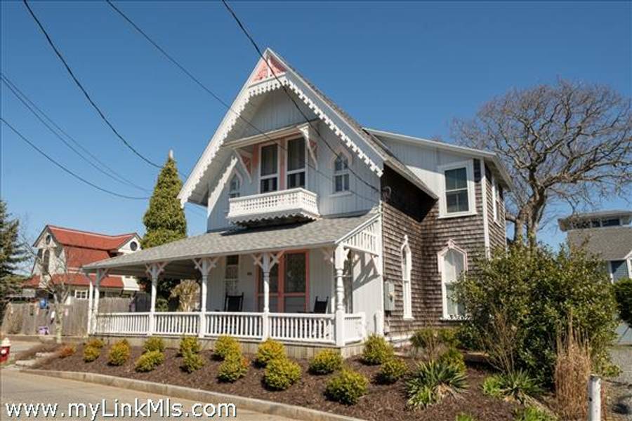 46 Kennebec Avenue  Oak Bluffs