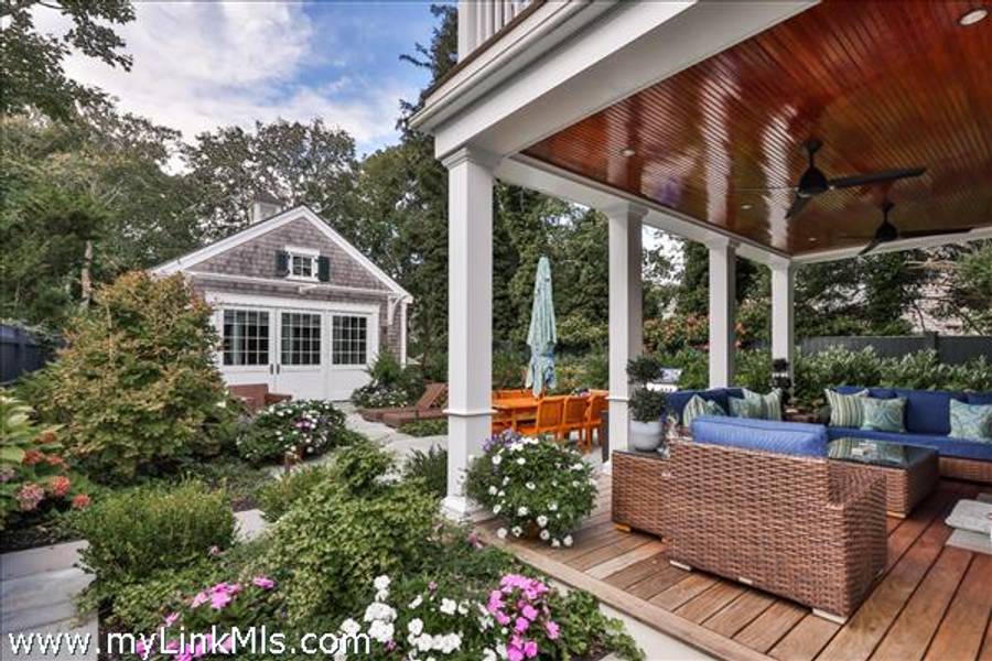 10 Tilton Way   Edgartown