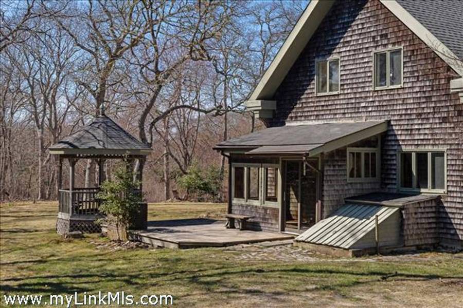24 Beetle Swamp Road  Edgartown