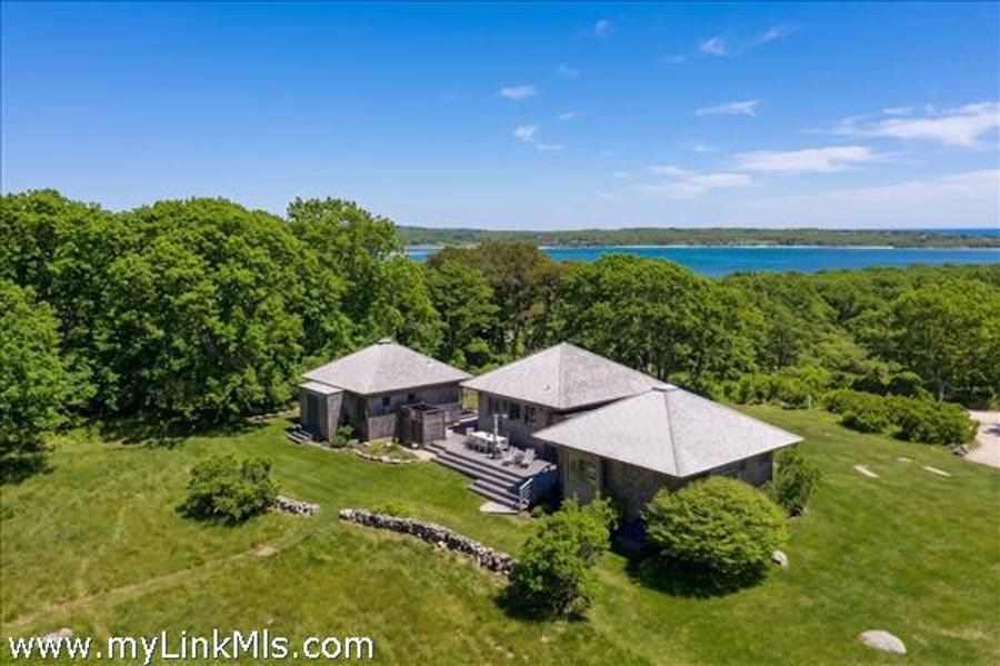 12 East Pasture Road  Aquinnah