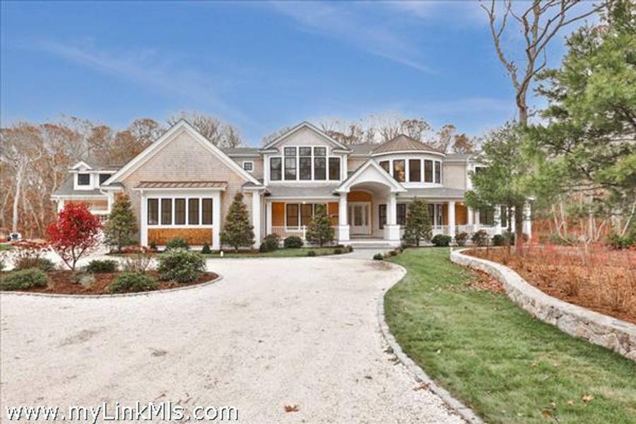 14 Trapps Pond Road  Edgartown
