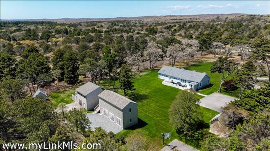 11 Oak Lane  West Tisbury